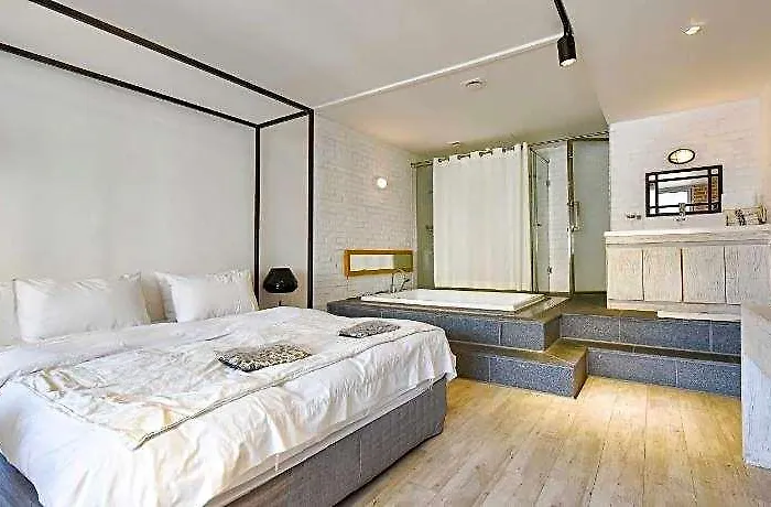 Hotel 25 2