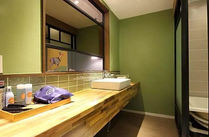 25 2 Hotel 2*