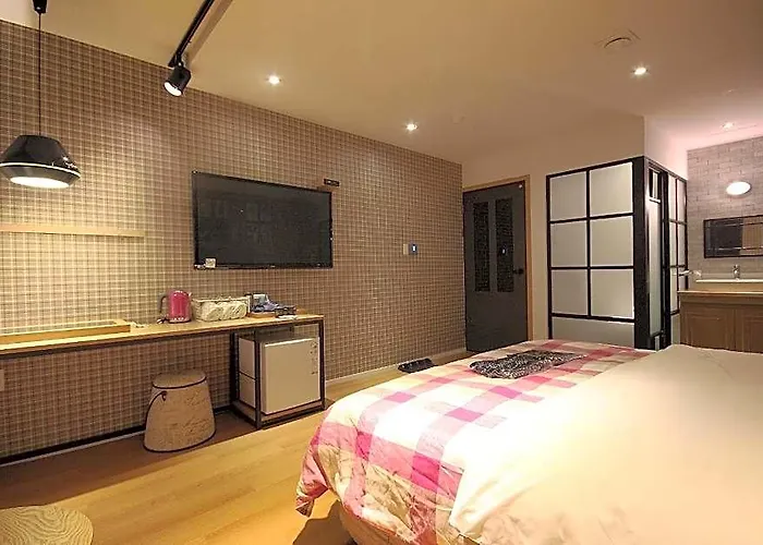 25 2 2* Busan