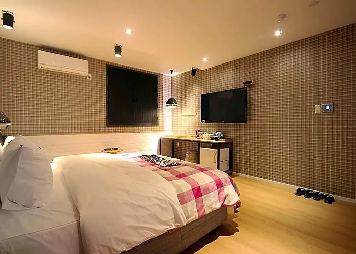 25 2 Hotel 2*