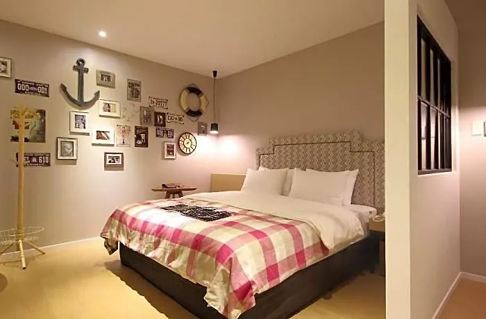 25 2 Hotel