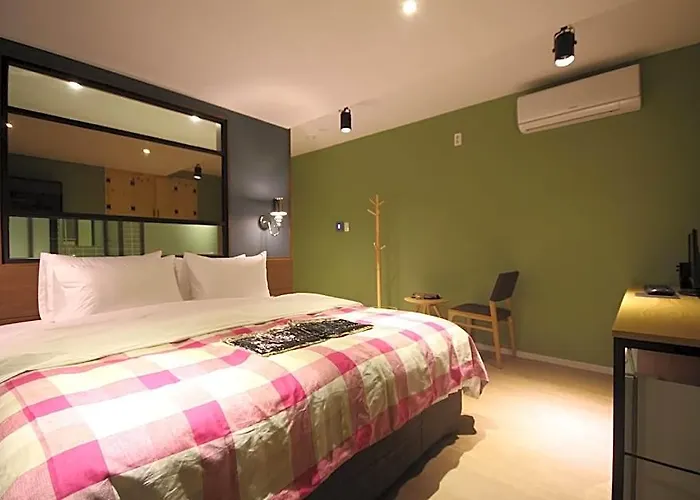 Hotel 25 2