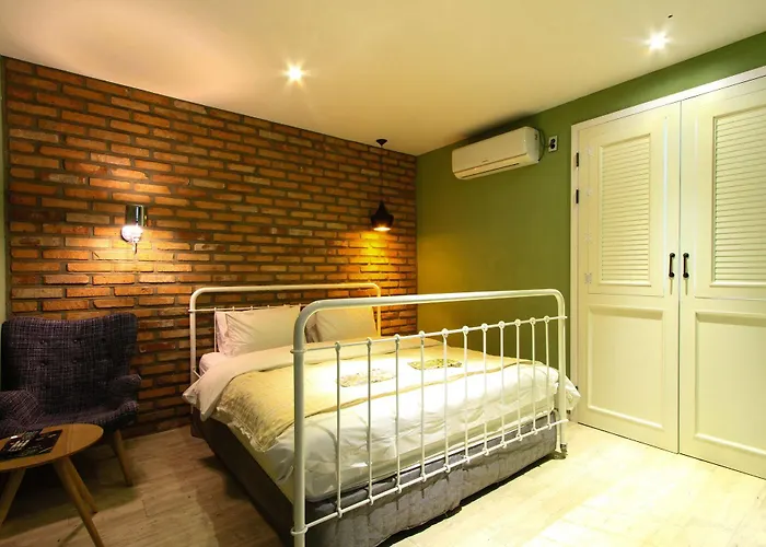 25 2 Hotel 2*